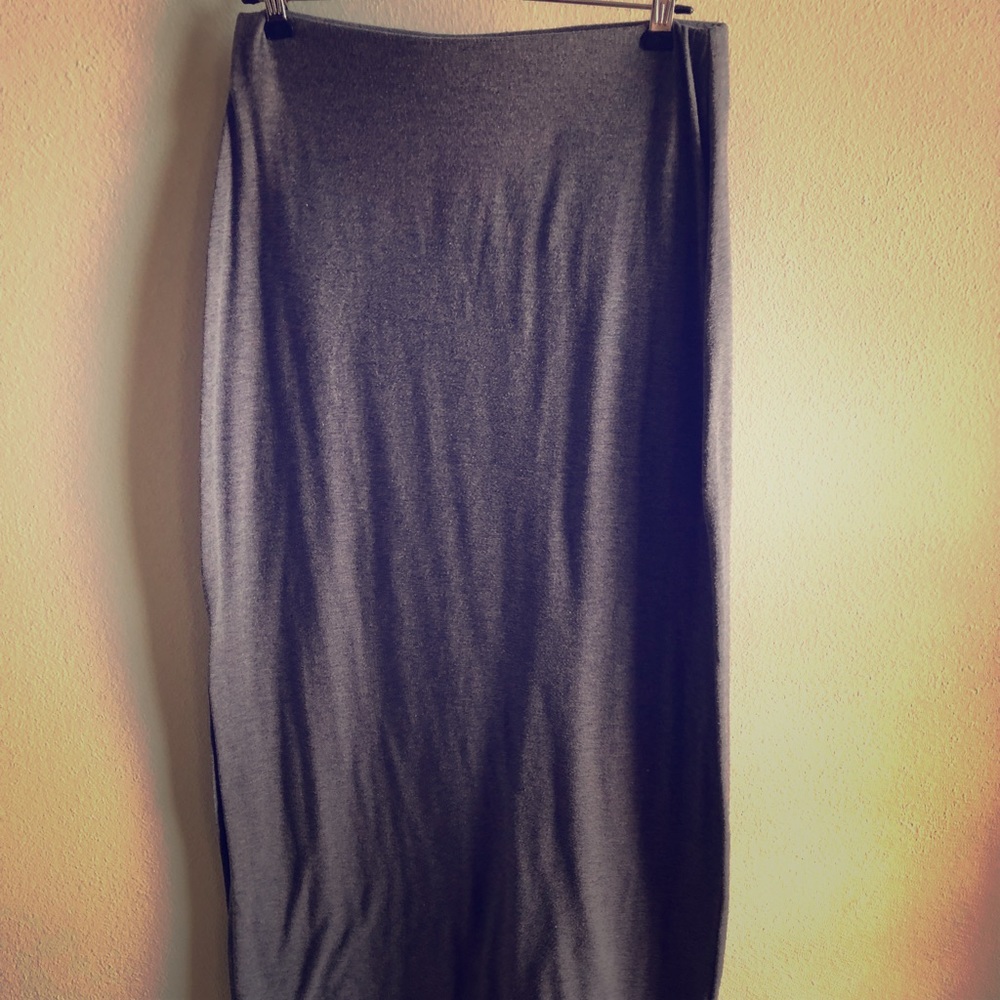 Maxi pencil skirt with side slit
